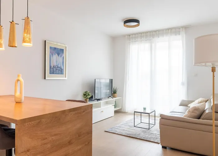 Prism Living 公寓 *