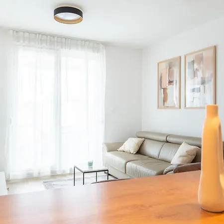 Apartment Prism Living *